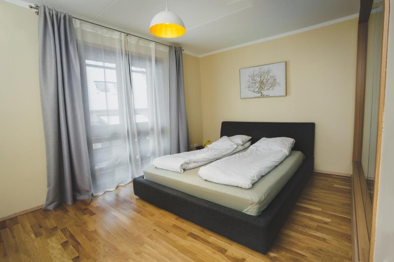 Kuninga Old Town Resident Apartment Parnu Bagian luar foto