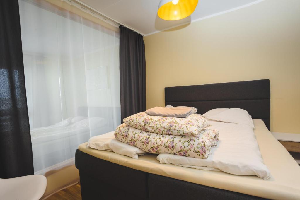 Kuninga Old Town Resident Apartment Parnu Bagian luar foto
